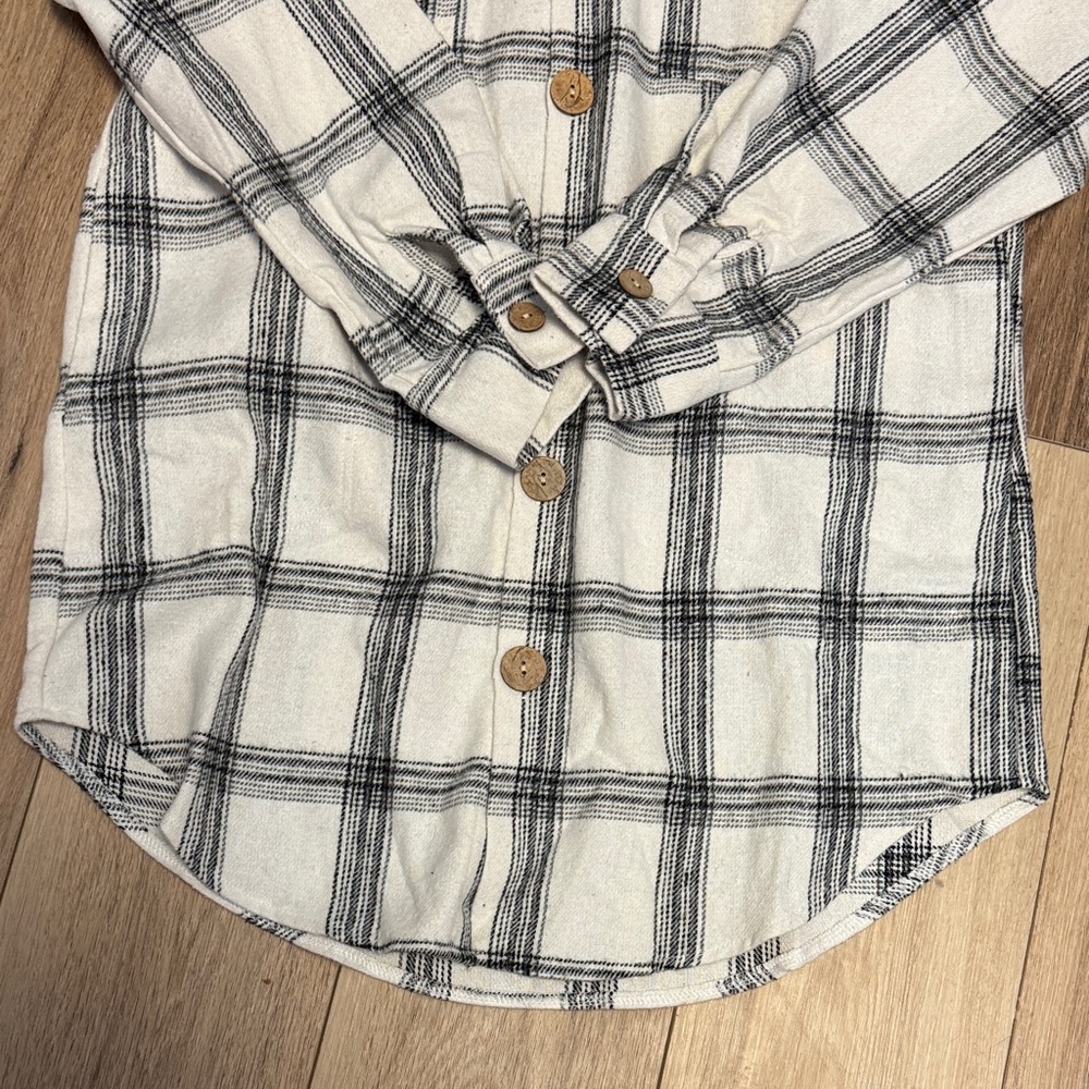 CHICZONE NWOT M WHITE BLACK Plaid Longline SHACKET. JACKET - Picture 6 of 6
